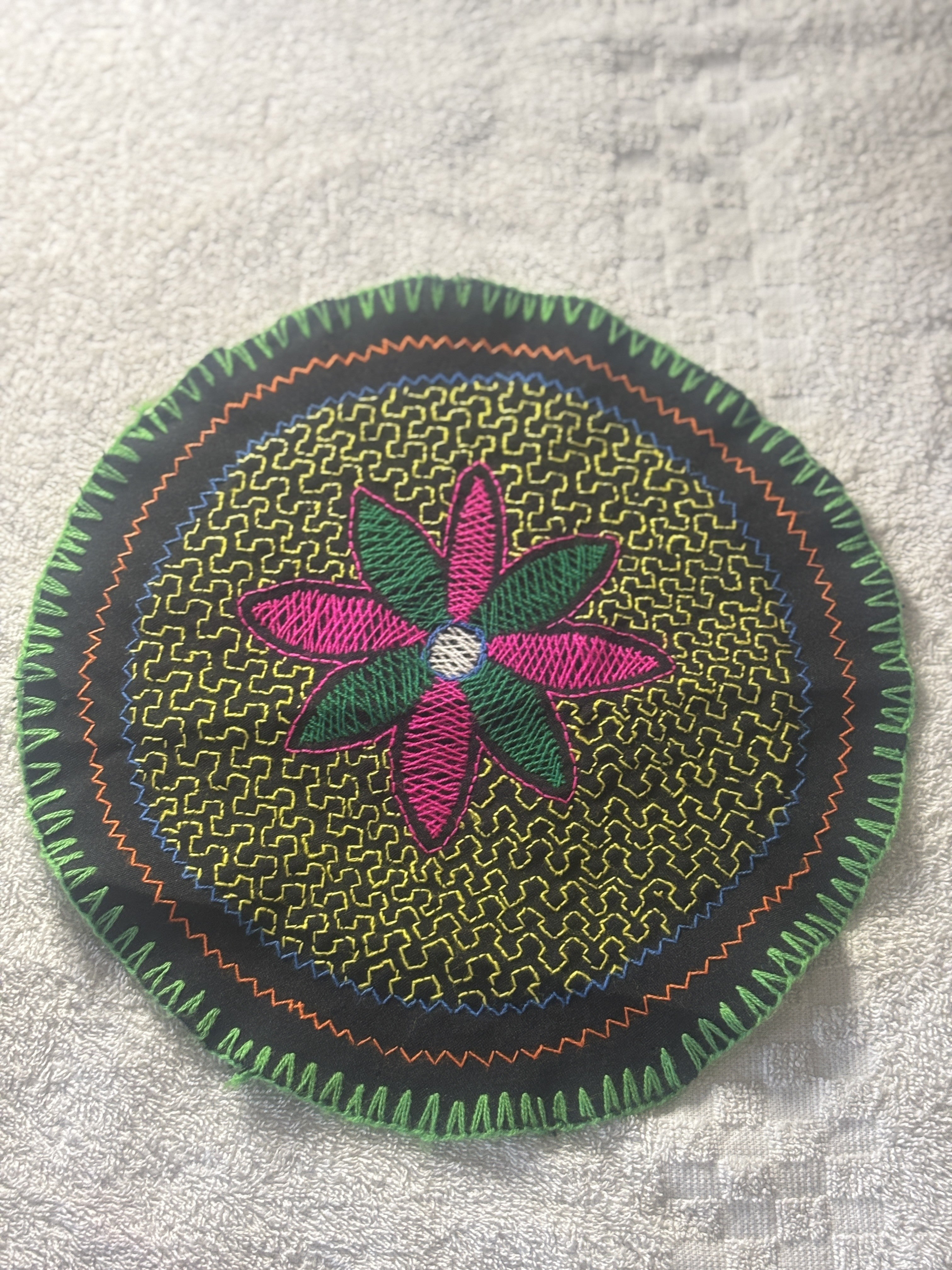 Shipibo Circular Handcrafted Tapestry Gift for Mesa or Altar Prayer 27cm D