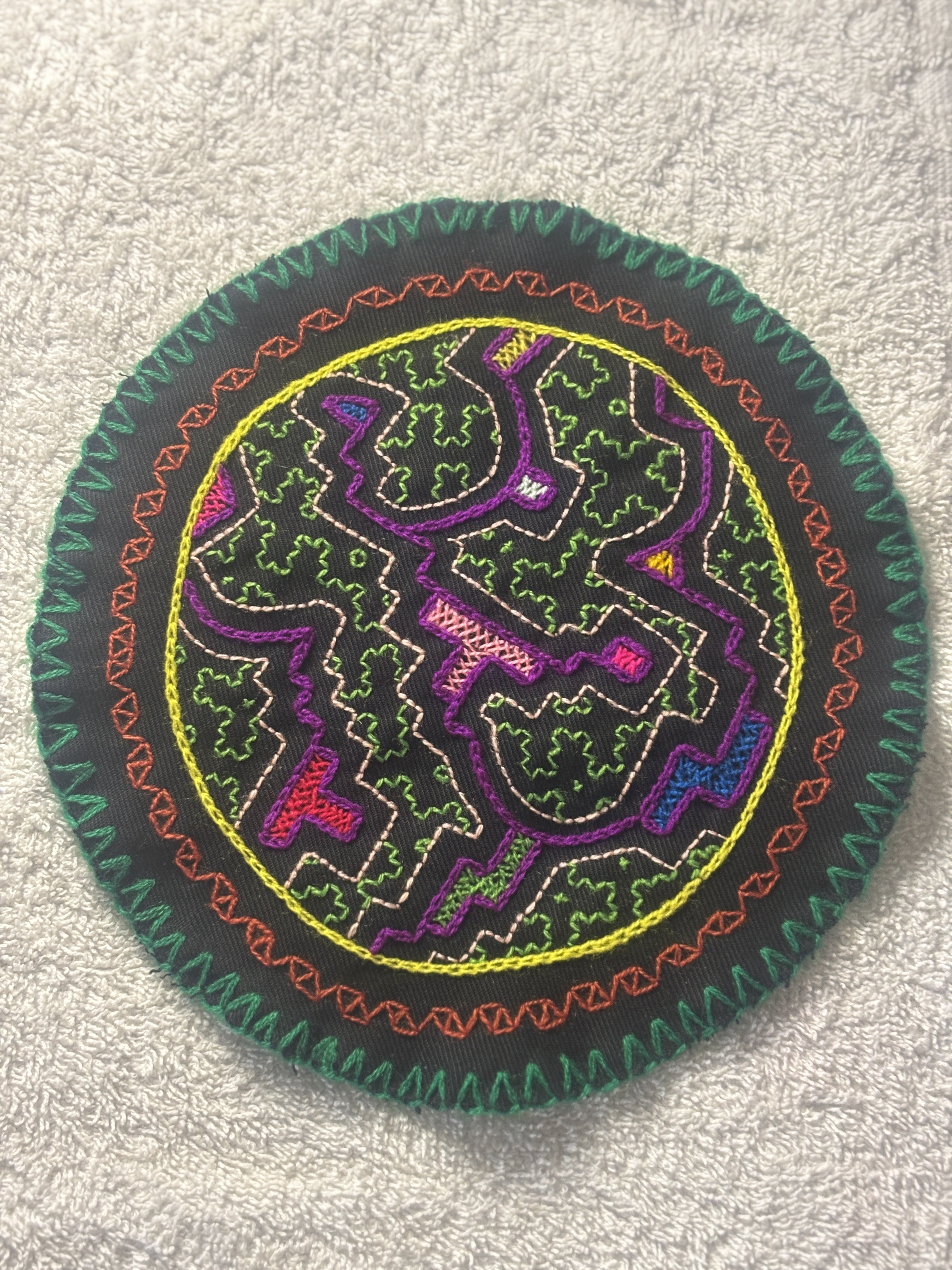 Shipibo Circular Handcrafted Tapestry for Mesa or Altar Prayer 18cm D