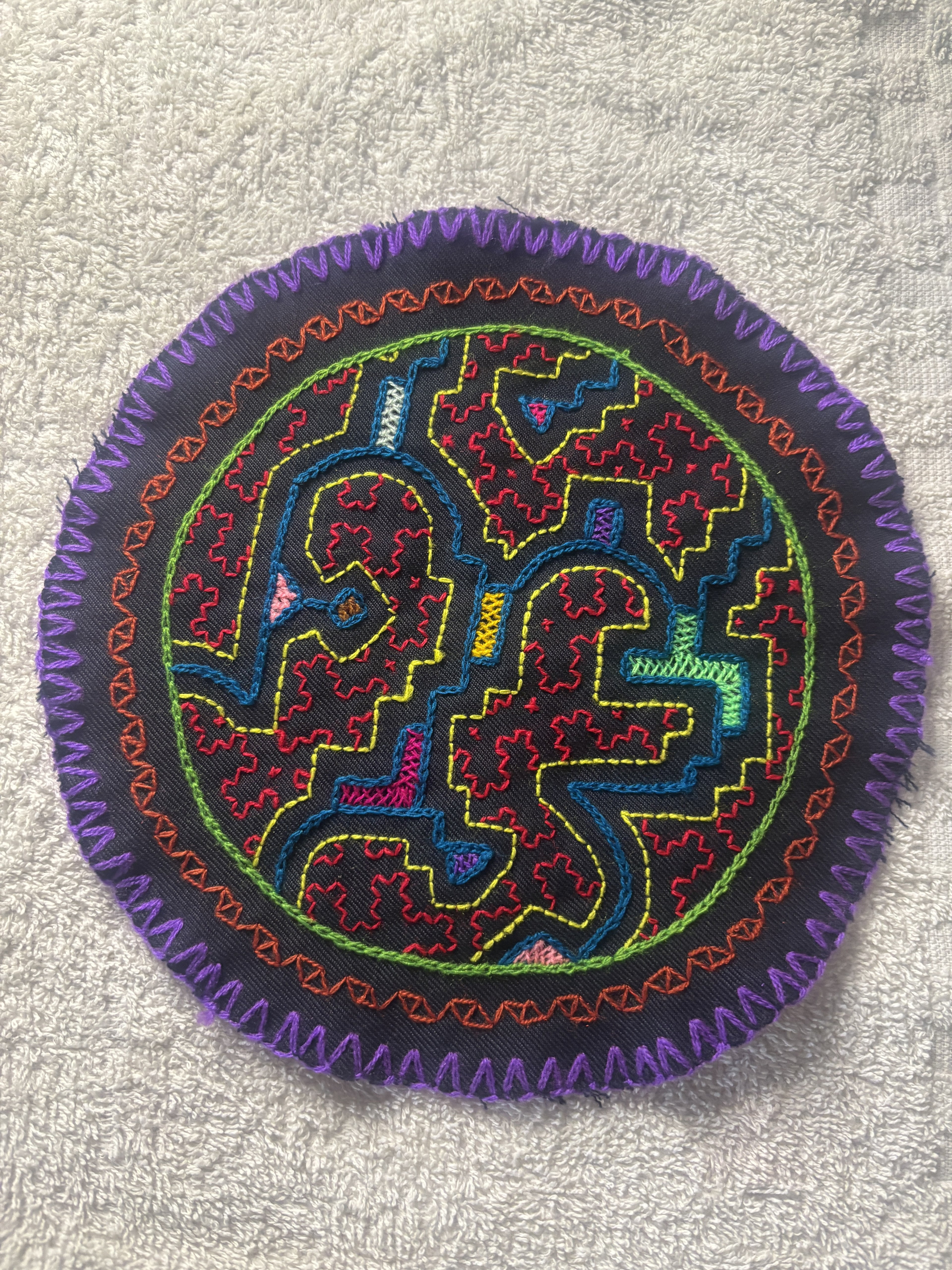 Shipibo Circular Handcrafted Tapestry Gift for Mesa or Altar Prayer 18cm D